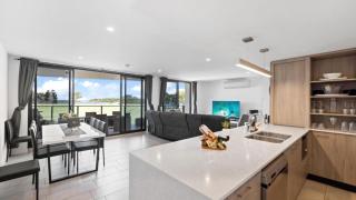 Sub - Penthouse With Water Views - Bellara - 8