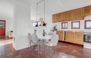 Beautiful Home In Aakirkeby With Wifi - 4