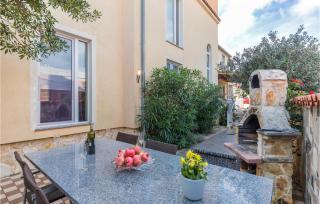Gorgeous Apartment In Liznjan With Wifi - Ližnjan - 1
