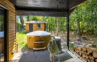5 Bedroom Cozy Home In Nexø - Neksø - 2