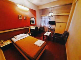 Sanman Deluxe Lodge - 8
