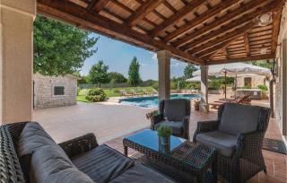 Stunning Home In Tinjan With Sauna - Tinjan - 3