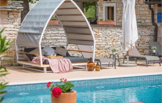 Stunning Home In Tinjan With Sauna - Tinjan - 1