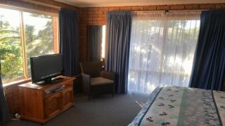 Unit 1 27 Ocean Drive Merimbula - Merimbula - 4