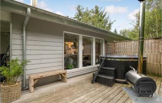 Four-Bedroom Holiday Home In Spottrup - 9