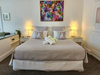 Deluxe Private Apartment and Studio - Ocean Views - 6