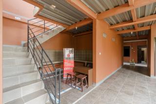 RedDoorz Syariah near Siloam Hospitals Bulak Kapal - 3