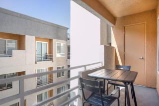 Hollywood 1BR w Gym Pool Sundeck nr Metro LAX-852 - 6