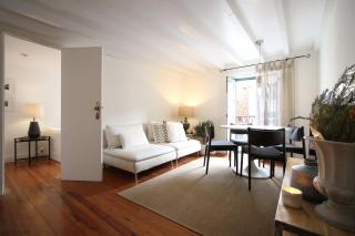 Chic Urban Retreat at Downtown with Balcony & Views - Lisbon - 8
