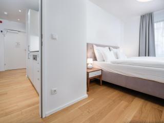 MyFavorit Apartments - Spacious Apartments next to Puplic Transport U1 direct connection to Citycenter - 1
