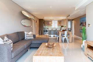 Modern Beachfront Eden on the Bay 210- 2 bedroom, 2 bathroom - Kaapstad - 0