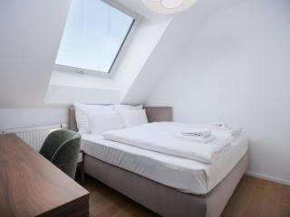MyFavorit Apartments - Spacious Apartments next to Puplic Transport U1 direct connection to Citycenter - Vienna - 1