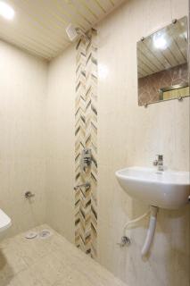 Hotel Crown Goregaon Mumbai - Mumbai - 4