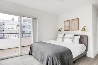Downtown Bellevue 2BR w WD Storage nr Shops SEA-222 - Bellevue - 2