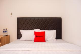 RedDoorz near Kawasan Simpang Lima Area - 3