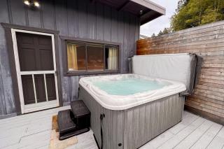 Riverfront Escape - 3