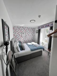 Islay Frigate Hotel - Tarbert - 1