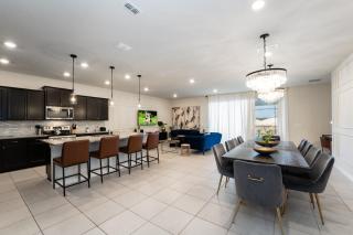 Lelani Luxury - Davenport - 1