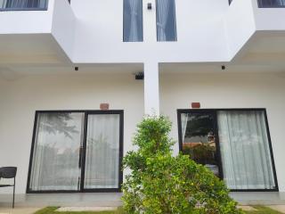 H&M Boutique - Kampot - 3