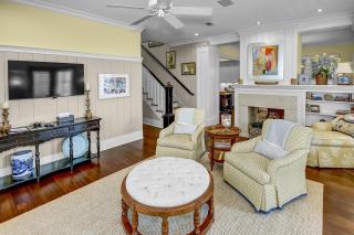 Short Walk to Beach Club, Close to Seaside 3BR Home & Carriage House home - Santa Rosa Beach - 9