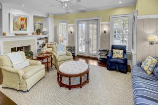 Short Walk to Beach Club, Close to Seaside 3BR Home & Carriage House home - Santa Rosa Beach - 8