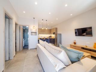 M&K - Katerina's Stylish Apt near Alykes Beach - 0