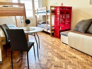 Zen Hostel by Central Market - Budapeste - 5