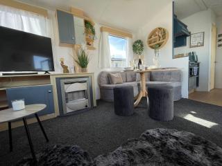 Little Owl - Holiday Home - Caravan Break - Tunstall - 5