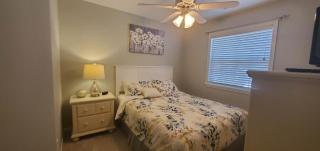 Gourgeous lake views, amazing susets, on main channel - Lake Ozark - 1