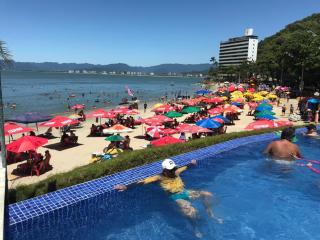 Apartamento pé na areia frente para o Mar e piscina na Prainha - Caraguatatuba - 7