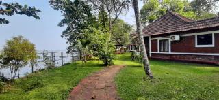 Lovedale Lakeside Homestay - Alleppey - 8
