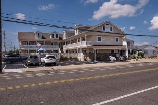 8006 Seaview Ave, Unit 201 - Wildwood Crest - 7