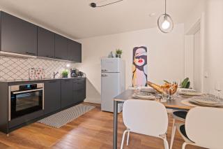 Farbenfrohe Altbauwohnung, TOP Ausstattung (Klima) - Friedrichshafen - 5