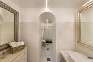 YourHome - Royal Blue Suite - Sorrento - 2