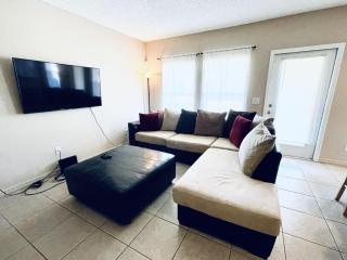 Lakeside Community, Pools, And More! - Kissimmee - 0
