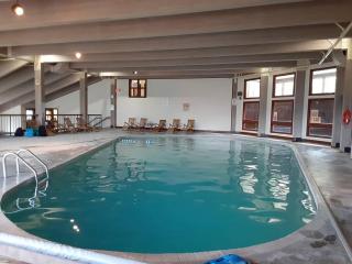 Leslie's Retreat - 1