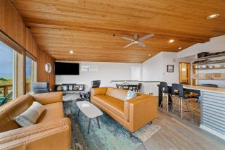 Pacific Oasis - Rockaway Beach - 9