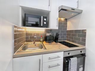 Erin Court Mansions - The Hideaway - 2