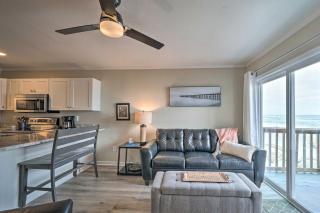Chic Oceanfront North Topsail Beach Condo with Deck - North Topsail Beach - 4