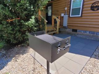 Creekside Hideaway - Real Log Cabin w/Great Location - 2