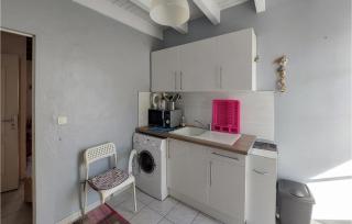 Lovely Apartment In Balaruc-Les-Bains - 4