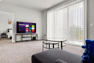 The Sophia: Riverwalk Loft - 2