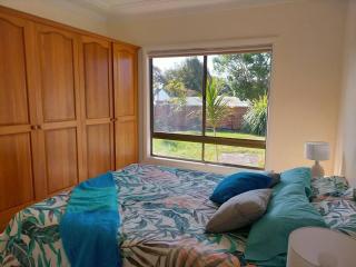 Boyle's Beach House - Fully furnished 3 Bedroom home. Secure parking. - Nambucca Heads - 9