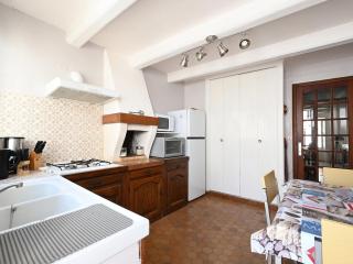 Maison de village à Ars-en-Ré avec garage, cour, salon TV, 3 chambres, balcon et équipements modernes - FR-1-434-104 - 7