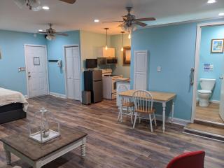 Cozy studio with movie theater, beach 5 min away - Morehead City - 3