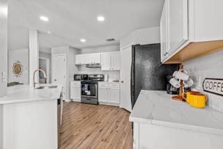 Modern, family friendly home w garage, huge yard! - 1