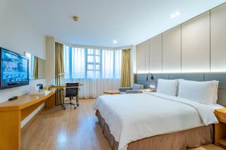 Holiday Inn Express Shanghai Jinqiao Central by IHG - 1