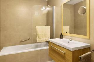 1 Bed Apartment Sleeps 4 with Pool - 7