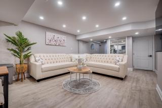 Vacation Suite in Pickering - 9