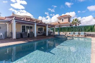 Comfortable family house with pool and jacuzzi - Costa de Antigua - 0
